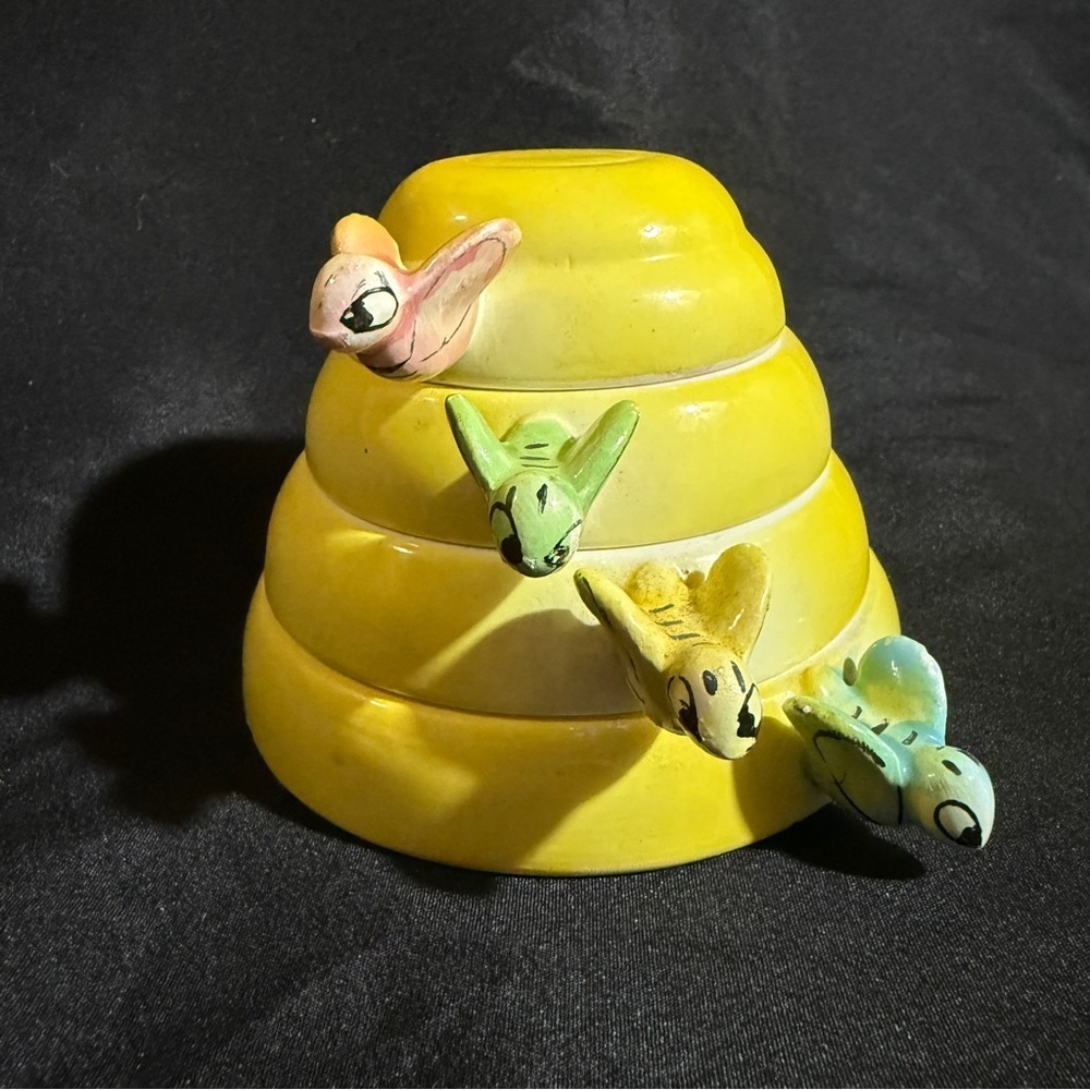 M.G. Japan Yellow Beehive Measuring Cups, Vintage